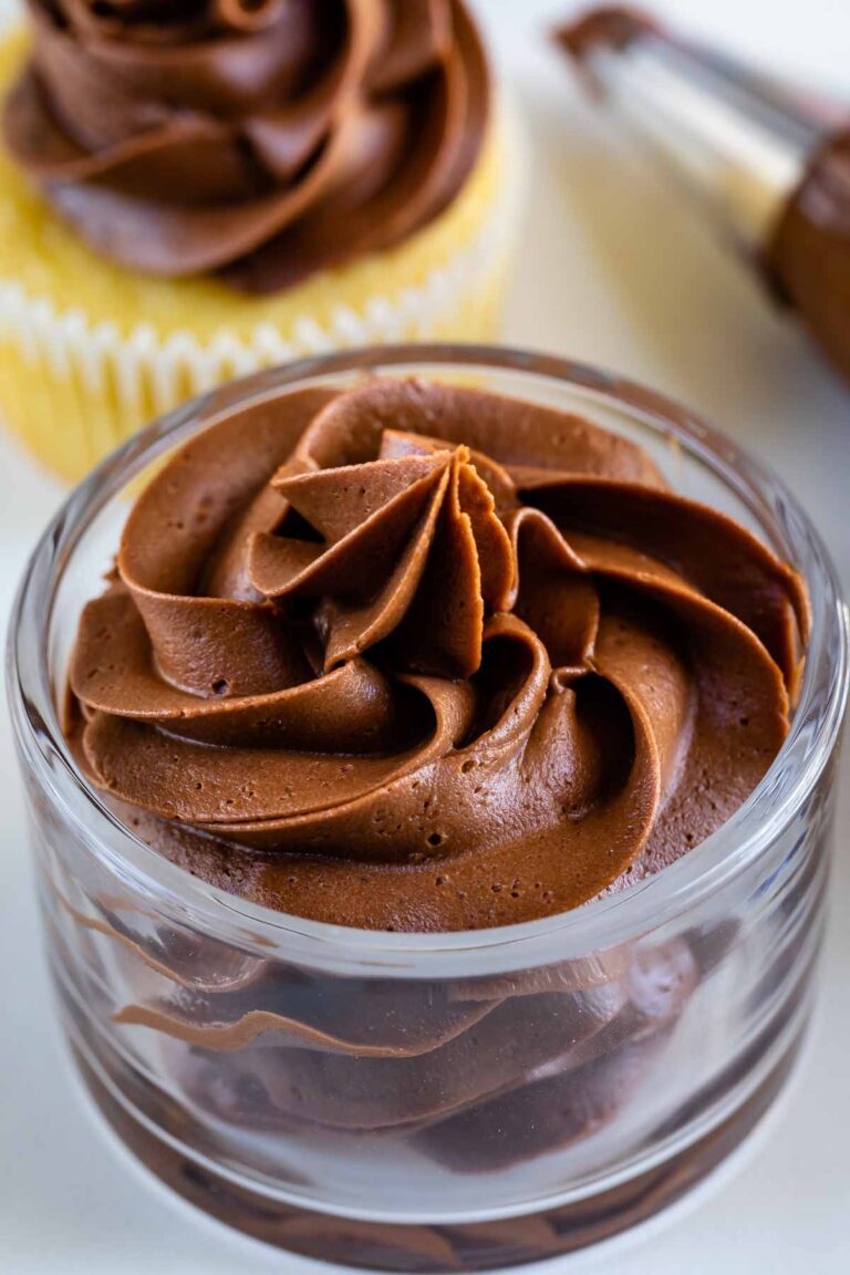 Whipped Chocolate Buttercream Frosting Recipe Crazy For Crust