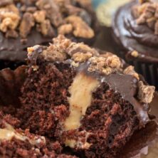 Peanut Butter Cup Cupcakes - Crazy for Crust