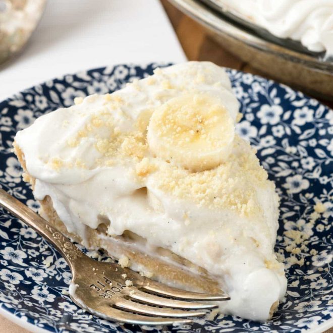 Old Fashioned Banana Pudding Pie - Crazy for Crust