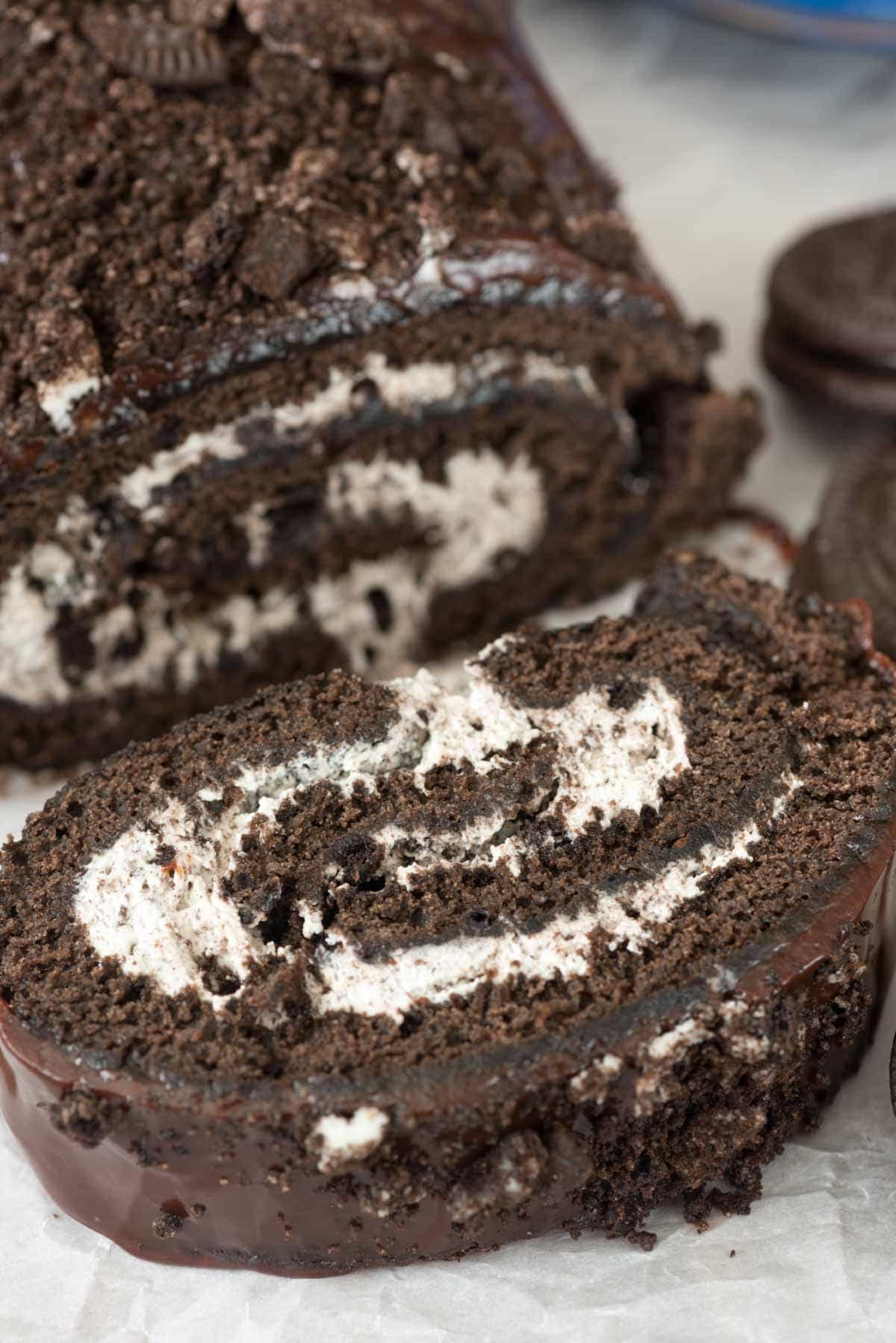 Cookies 'n Cream Oreo Cake Roll - Crazy for Crust