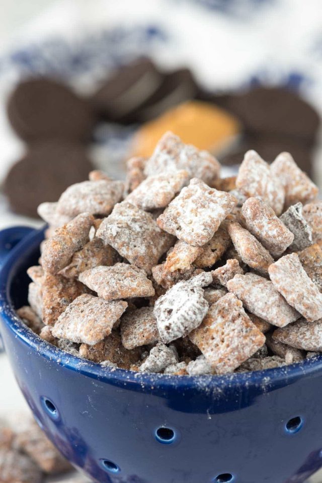 Cookies and Cream Muddy Buddies - Crazy for Crust