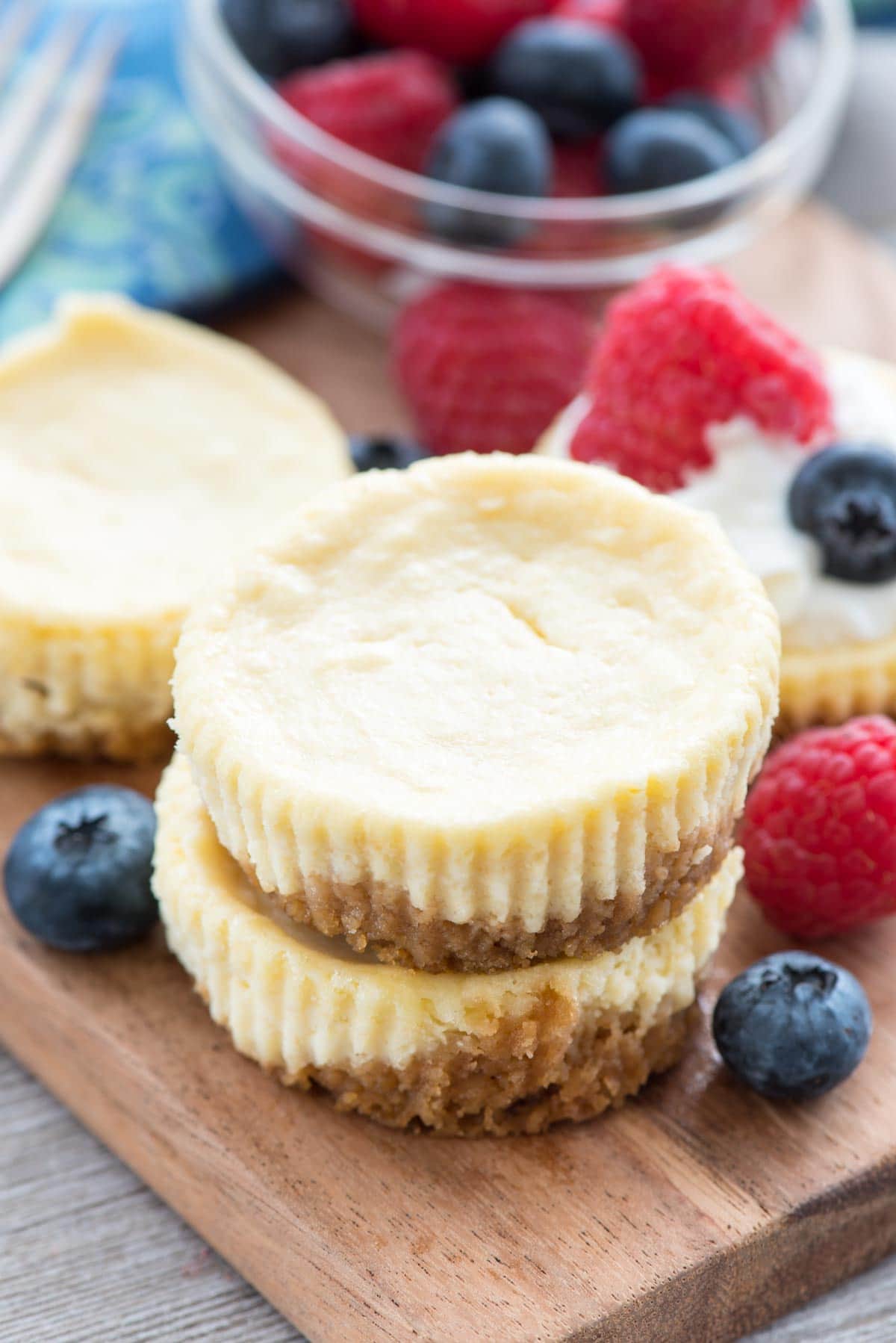 Easy Mini Cheesecakes Bites {4 Ways} For Crazy Crust 