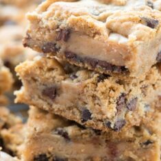 Gooey Peanut Butter Chocolate Chip Cookie Bars - Crazy for Crust