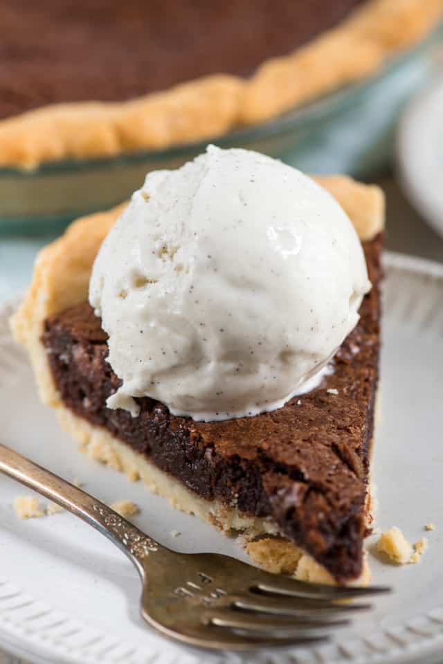 Chocolate Fudge Pie - Crazy for Crust