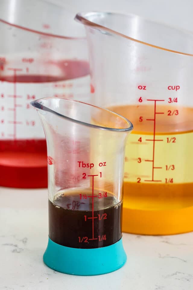 https://www.crazyforcrust.com/wp-content/uploads/2019/08/Differences-in-measuring-cups-5-640x960.jpg