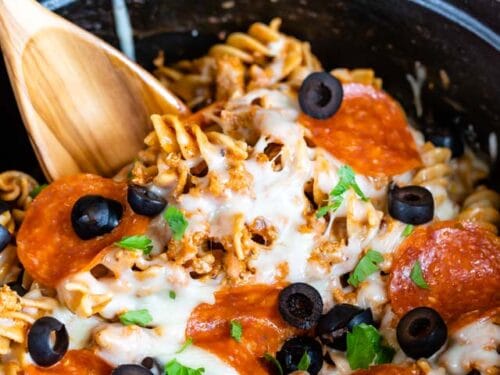 One Pot Pizza Pasta  Easy One Pot Dinner Recipe - Mind Over Munch