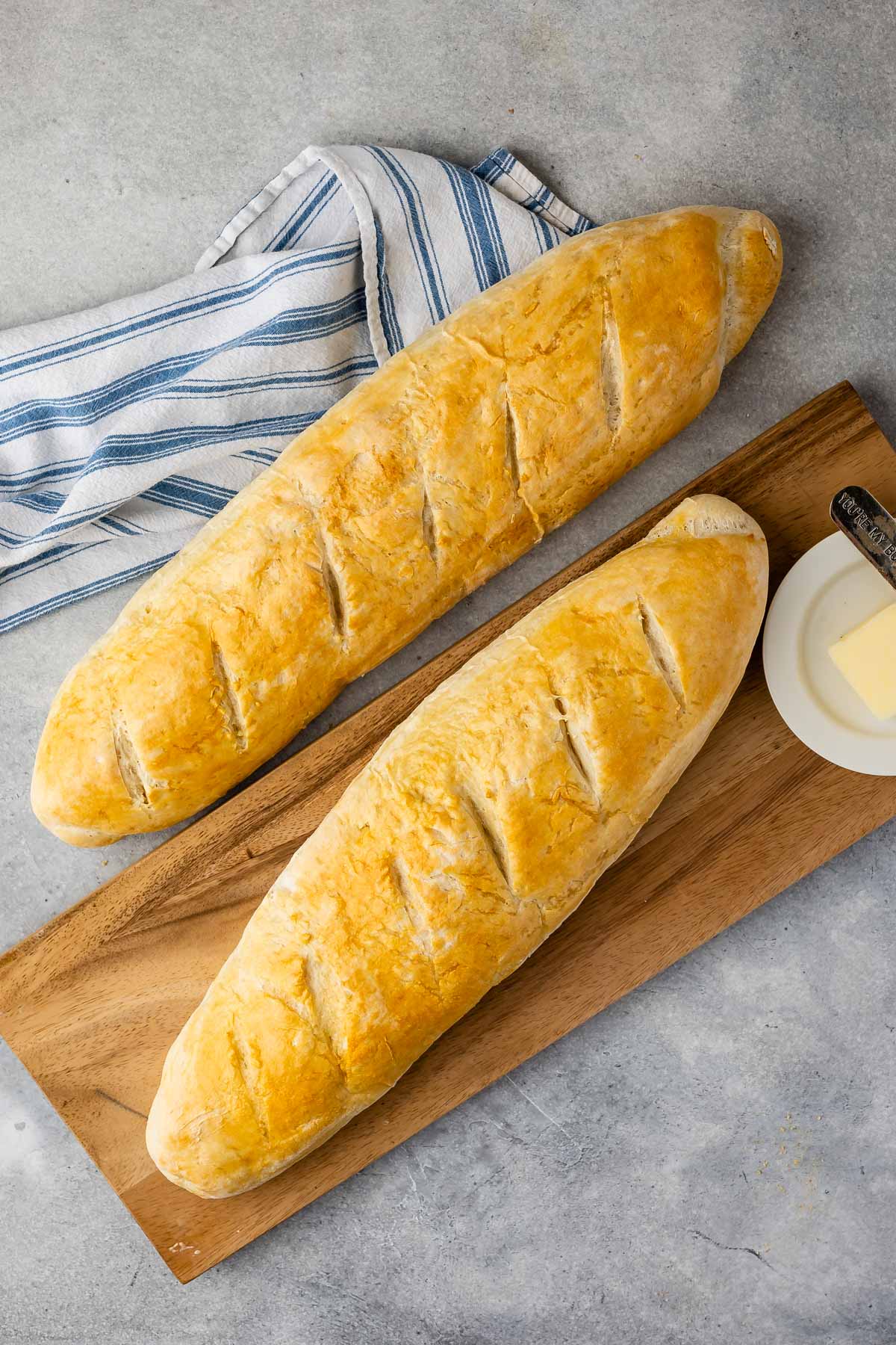 https://www.crazyforcrust.com/wp-content/uploads/2020/03/french-bread-recipe-1-2.jpg
