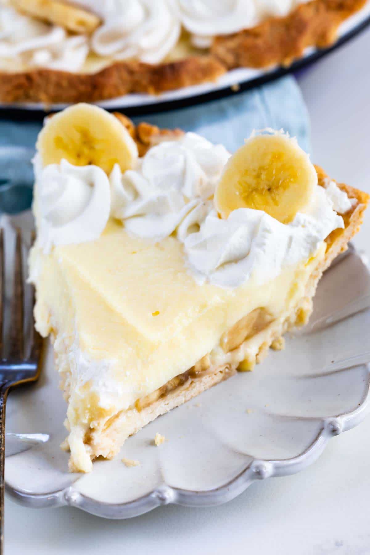 Is banana cream pie made of pudding?