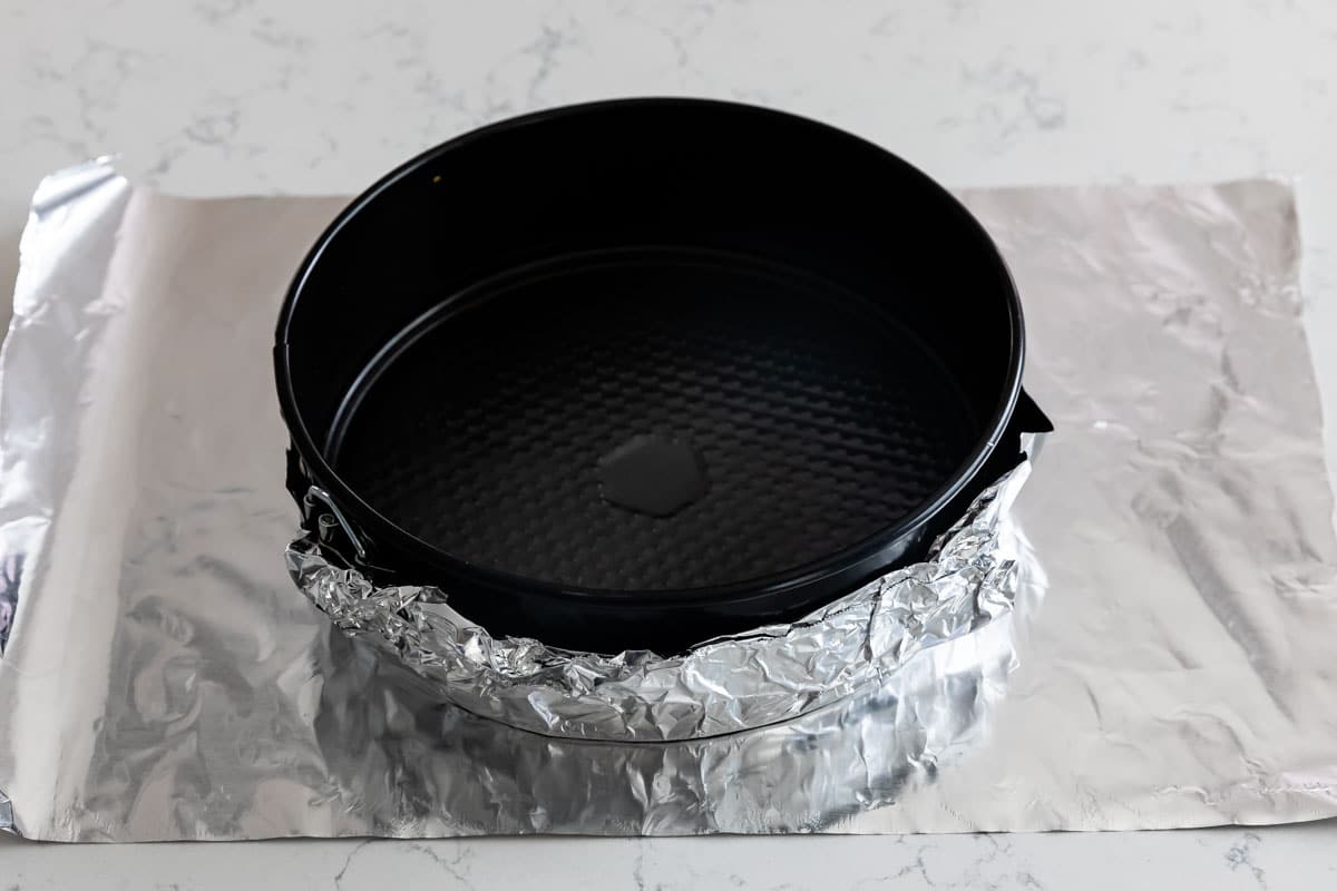 wrapping pan in foil