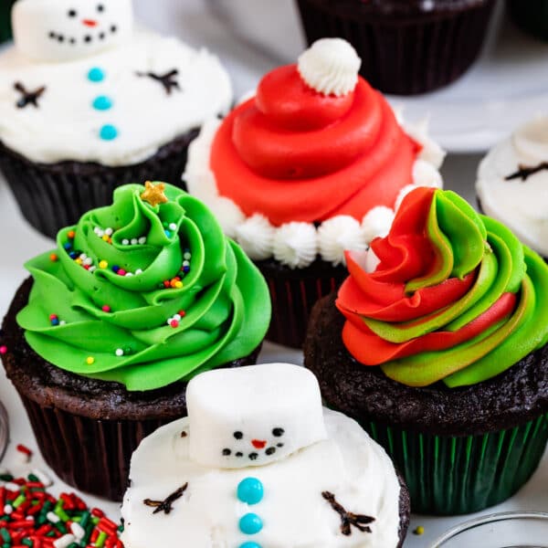 Easy Christmas Cupcakes - Crazy for Crust