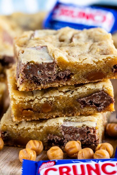 Caramel Blondies With Crunch Bars - Crazy For Crust