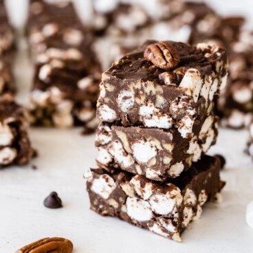 Easy Rocky Road Bars (No Bake Recipe) - Crazy for Crust