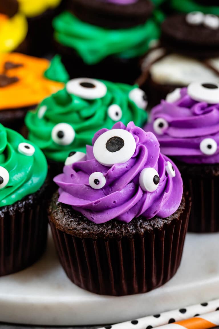 Fun Halloween Cupcakes (5 Ways) - Crazy For Crust