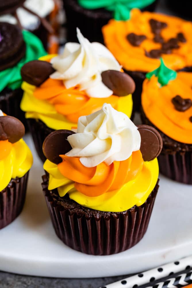 Fun Halloween Cupcakes (5 Ways) - Crazy for Crust