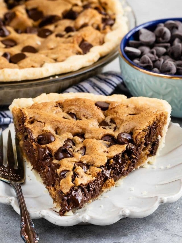 Chocolate Chip Cookie Pie - Crazy For Crust