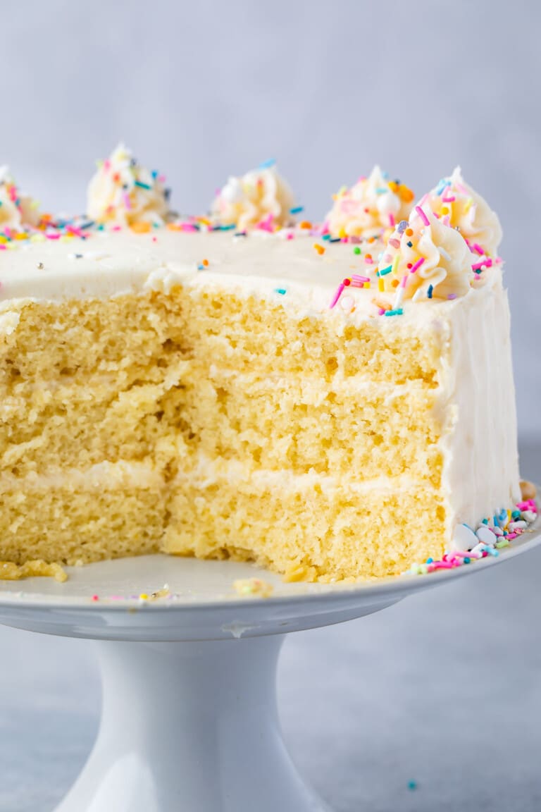 Basic Yellow Cake Recipe (Cakes and Cupcakes) - Crazy for Crust