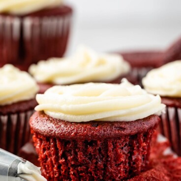 Red Velvet Cupcakes Recipe - Crazy for Crust