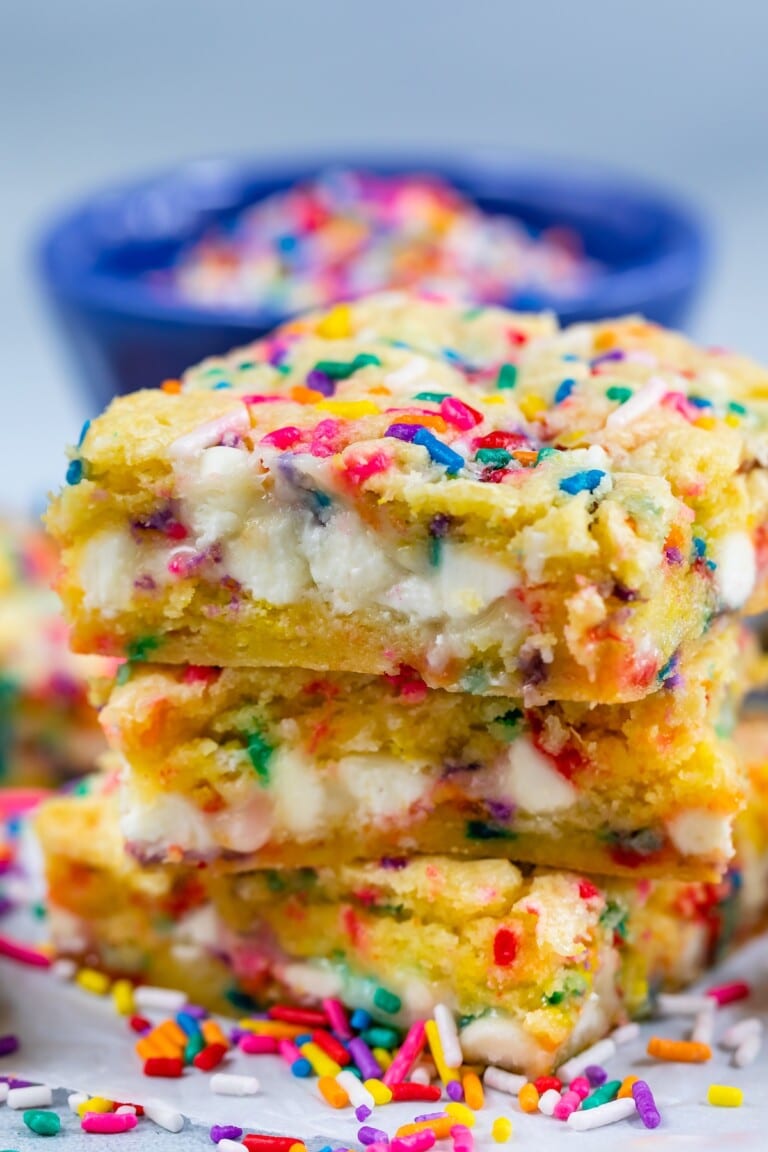 Easy Funfetti Gooey Bars Recipe - Crazy for Crust