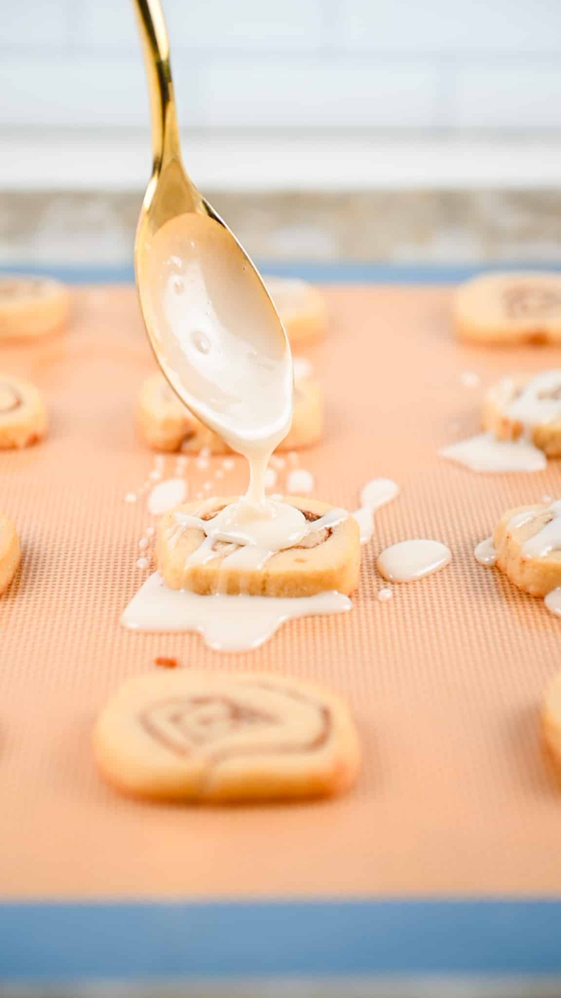 process shots of cinnamon roll cookies being made.